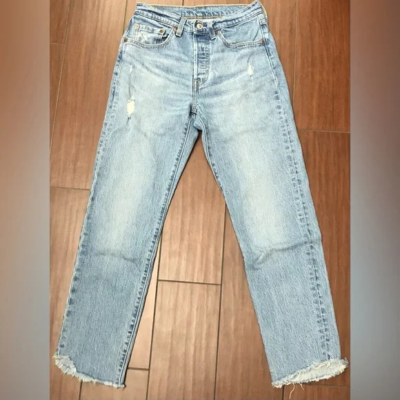 Levi's Women's Blue Straight Leg Jeans - Picture 6 of 11